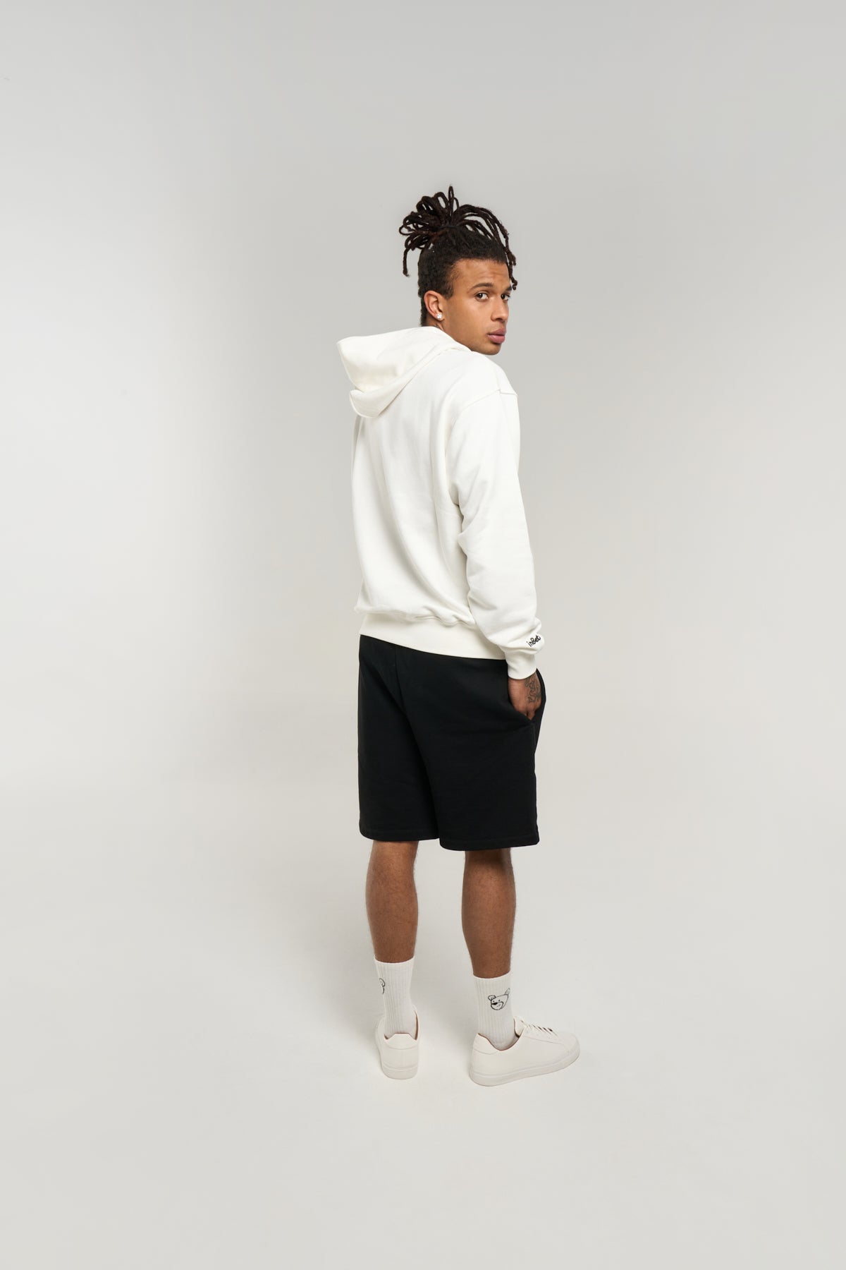 #color_off white